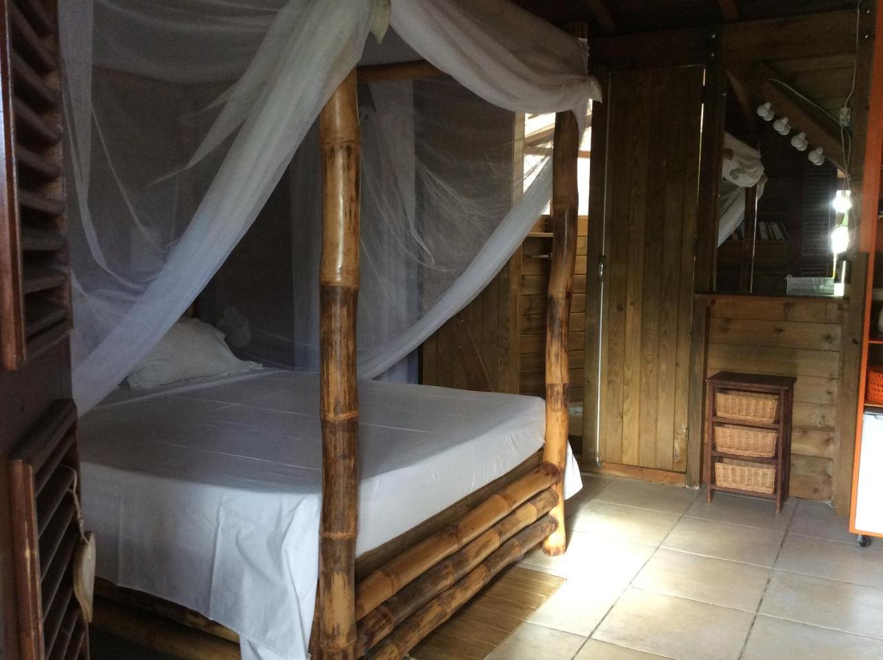 Bed and Breakfast Ali-Naïs Location Deshaies Esterno foto